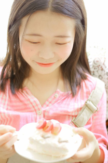 一面亲一面膜下奶